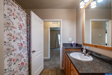 15984 North Santiam Highway SE Stayton OR 97383