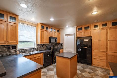 15984 North Santiam Highway SE Stayton OR 97383