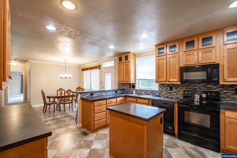 15984 North Santiam Highway SE Stayton OR 97383
