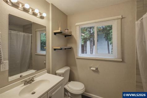 256 Gregory Lane SE Salem OR 97302