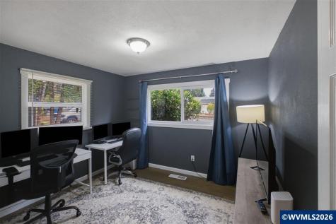 256 Gregory Lane SE Salem OR 97302