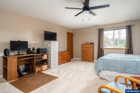 11240 SE Cranberry Lp Clackamas OR 97015