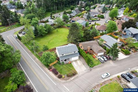 11240 SE Cranberry Lp Clackamas OR 97015