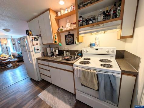 1930 NW (-1936) Division Street Corvallis OR 97330