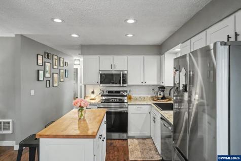 760 SE Edwards Drive Dundee OR 97115