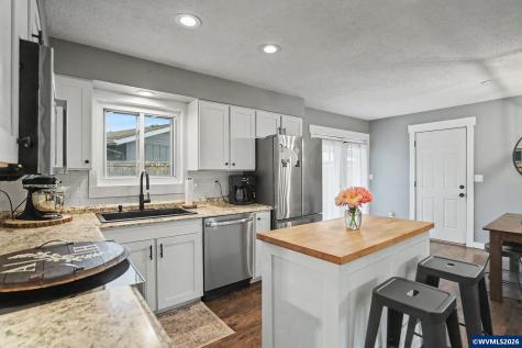760 SE Edwards Drive Dundee OR 97115