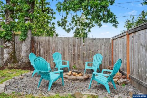 760 SE Edwards Drive Dundee OR 97115