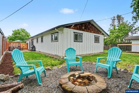 760 SE Edwards Drive Dundee OR 97115