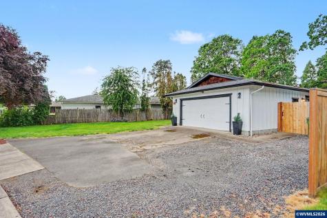 760 SE Edwards Drive Dundee OR 97115