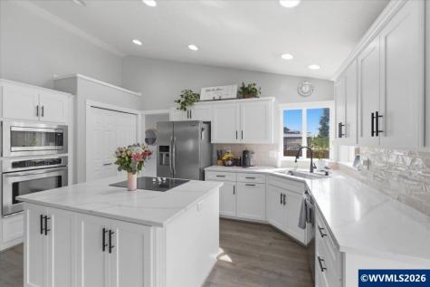 2810 Hoover Avenue NW Salem OR 97304