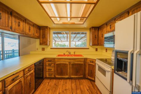 29800 Berlin Road Sweet Home OR 97386