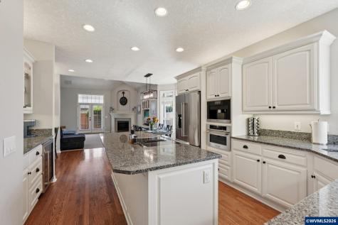 6748 Westridge Court N Keizer OR 97303