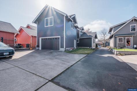 1390 Gwinn Street E Monmouth OR 97361