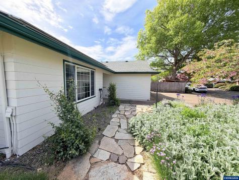 2427 NW Wayland Street Corvallis OR 97330