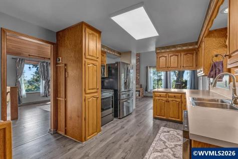 2565 West Thornton Lake Drive NW Albany OR 97321