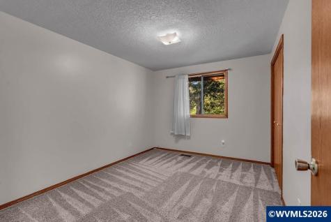 2565 West Thornton Lake Drive NW Albany OR 97321