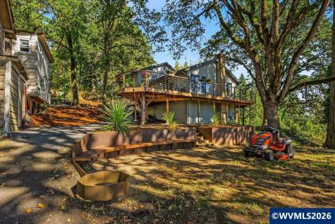 2565 West Thornton Lake Drive NW Albany OR 97321
