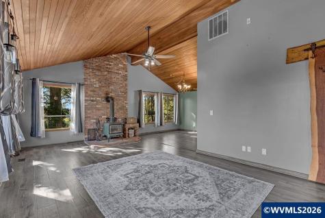 2565 West Thornton Lake Drive NW Albany OR 97321