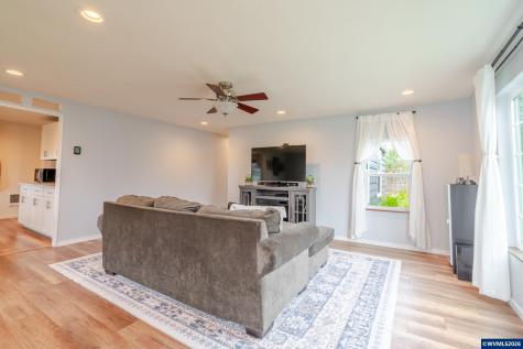 221 Jennings Street Lebanon OR 97355