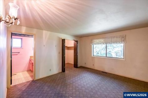 5070 10th Place S Salem OR 97306