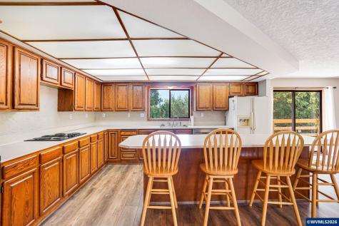 8748 Enclid Street NE Salem OR 97305