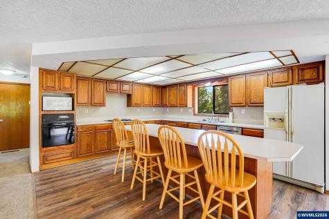 8748 Enclid Street NE Salem OR 97305