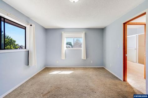 8748 Enclid Street NE Salem OR 97305