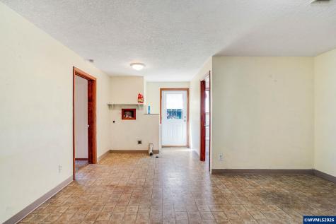 8748 Enclid Street NE Salem OR 97305