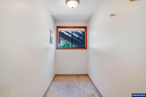 8748 Enclid Street NE Salem OR 97305