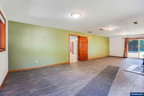 8748 Enclid Street NE Salem OR 97305