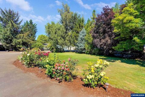 8748 Enclid Street NE Salem OR 97305