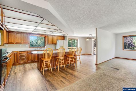 8748 Enclid Street NE Salem OR 97305