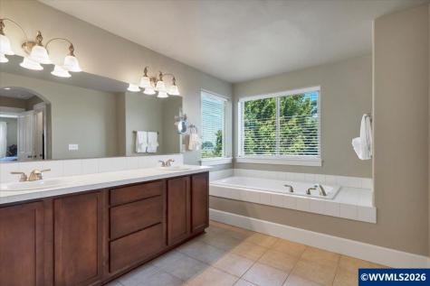 340 Flying Eagle Street NW Salem OR 97304