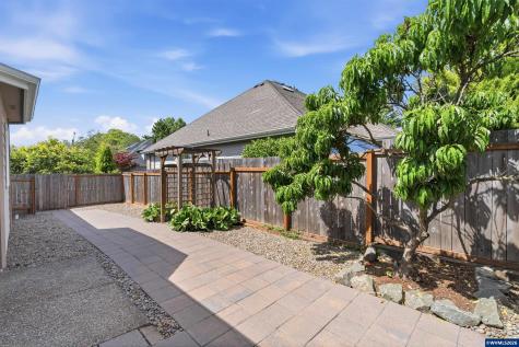 3221 NW Huckleberry Place Corvallis OR 97330