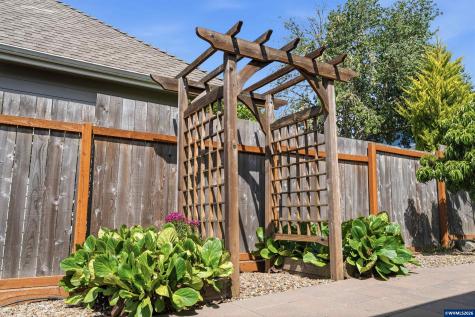 3221 NW Huckleberry Place Corvallis OR 97330