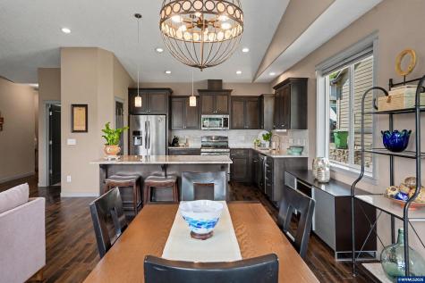 1644 Centennial Drive Silverton OR 97381