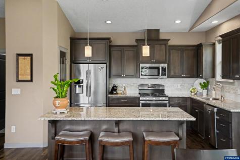 1644 Centennial Drive Silverton OR 97381