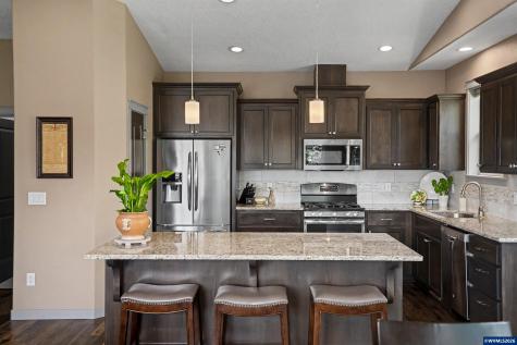 1644 Centennial Drive Silverton OR 97381