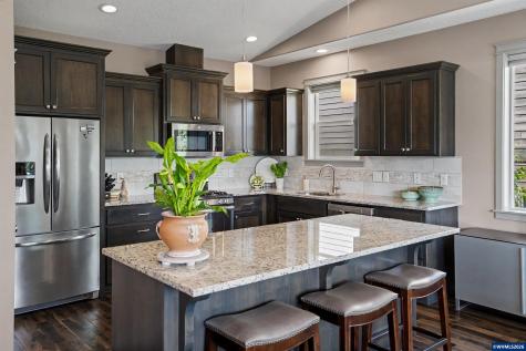1644 Centennial Drive Silverton OR 97381