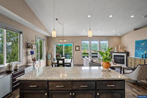 1644 Centennial Drive Silverton OR 97381