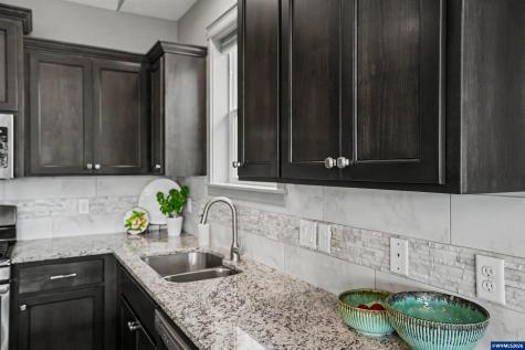 1644 Centennial Drive Silverton OR 97381