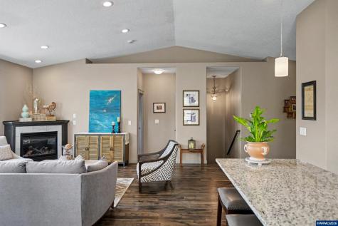 1644 Centennial Drive Silverton OR 97381