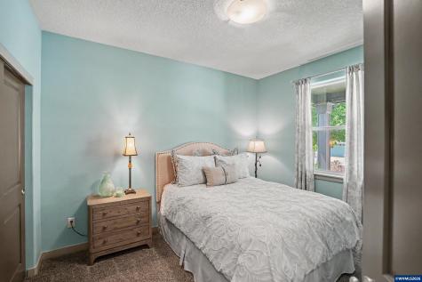 1644 Centennial Drive Silverton OR 97381