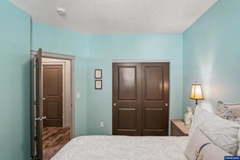 1644 Centennial Drive Silverton OR 97381