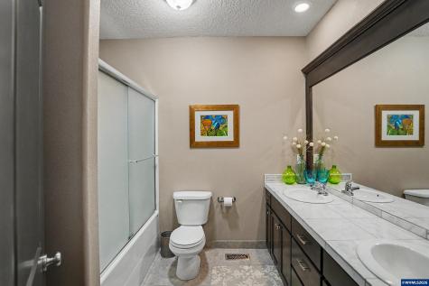 1644 Centennial Drive Silverton OR 97381