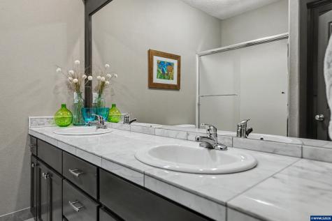 1644 Centennial Drive Silverton OR 97381