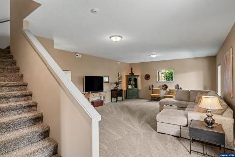 1644 Centennial Drive Silverton OR 97381