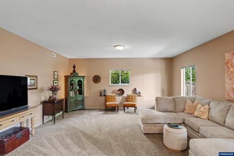 1644 Centennial Drive Silverton OR 97381
