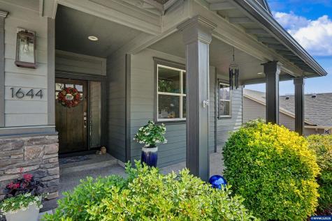 1644 Centennial Drive Silverton OR 97381