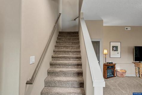 1644 Centennial Drive Silverton OR 97381